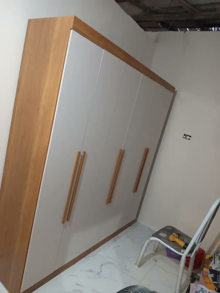 foto de Guarda-roupa Casal 6 Portas 2 Gavetas França Espresso Móveis cor cinamomo off-white