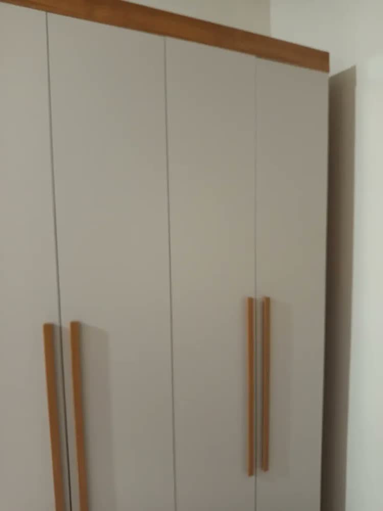 foto de Guarda-roupa Casal 6 Portas 2 Gavetas França Espresso Móveis cor cinamomo off-white