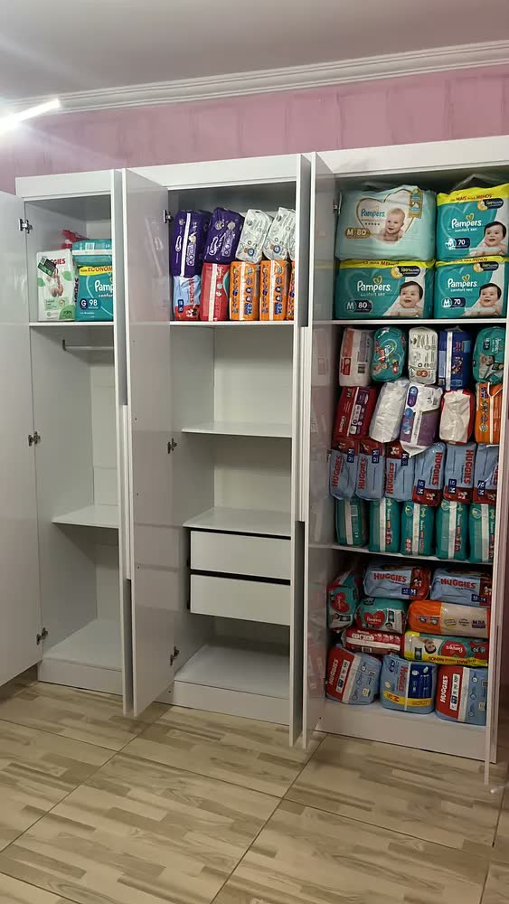 foto de Guarda-roupa Casal 6 Portas 2 Gavetas França Espresso Móveis cor cinamomo off-white
