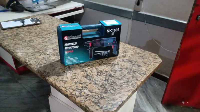 foto de Martelete Rotativo Rompedor 5kg 960w Furadeira De Impacto Cor Azul Frequência 50/60hz