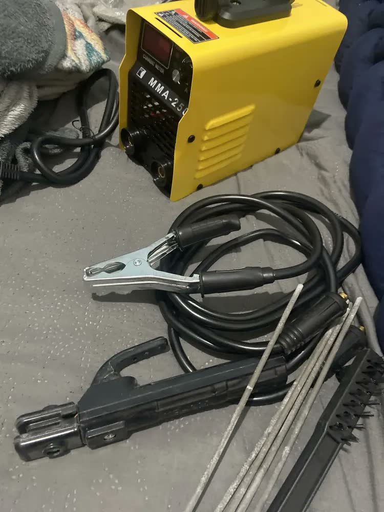 foto de Máquina De Solda Inversora Bivolt 110v/220v Profissional