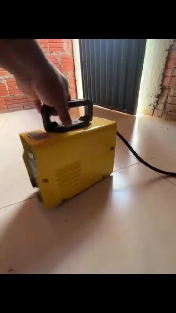 foto de Máquina De Solda Inversora Bivolt 110v/220v Profissional