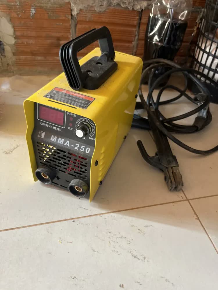 foto de Máquina De Solda Inversora Bivolt 110v/220v Profissional