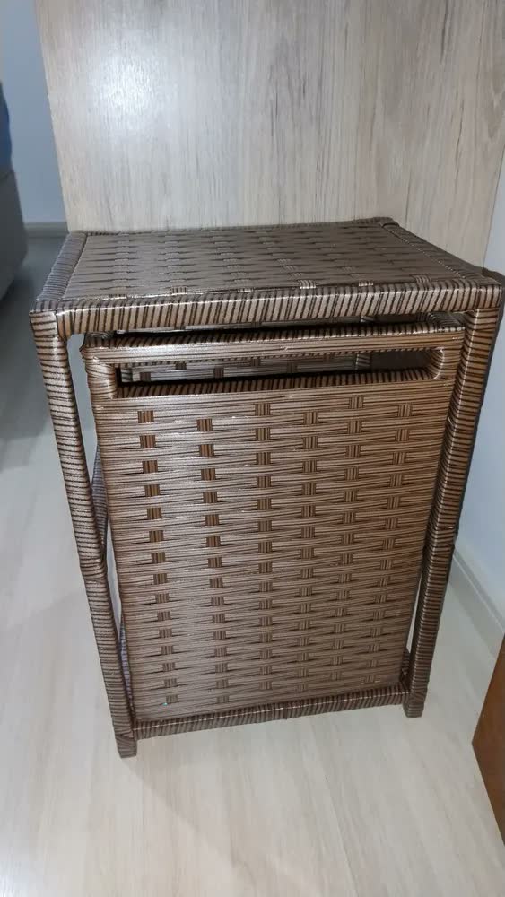 foto de Cesto Basculante Roupa Suja Alça Fibra Sintética Gaveta