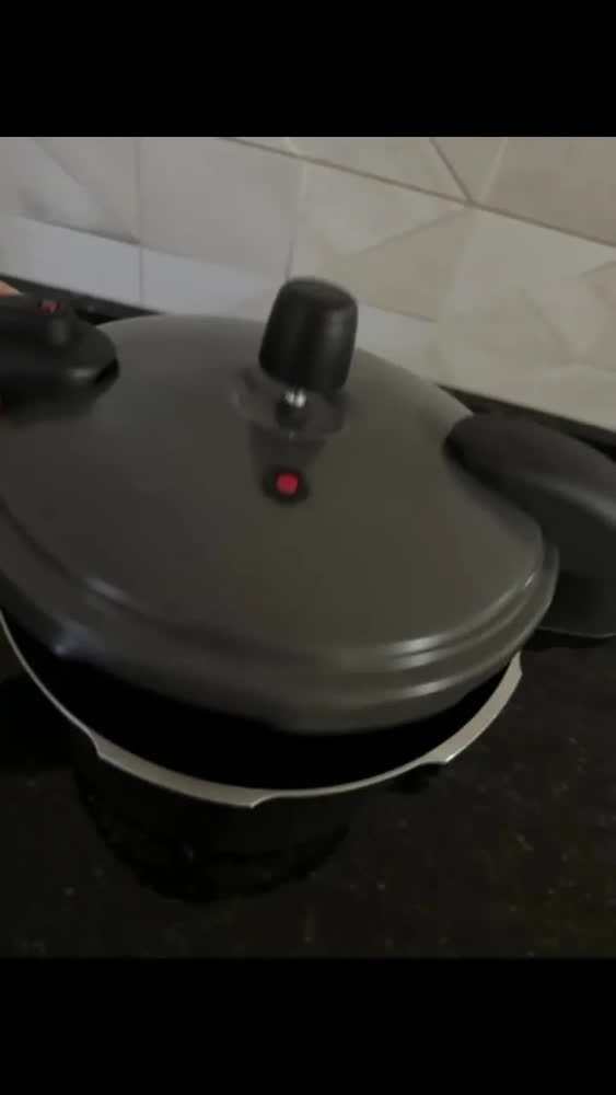 foto de Panela De Pressão Tramontina 7l Cerâmica Valência Black