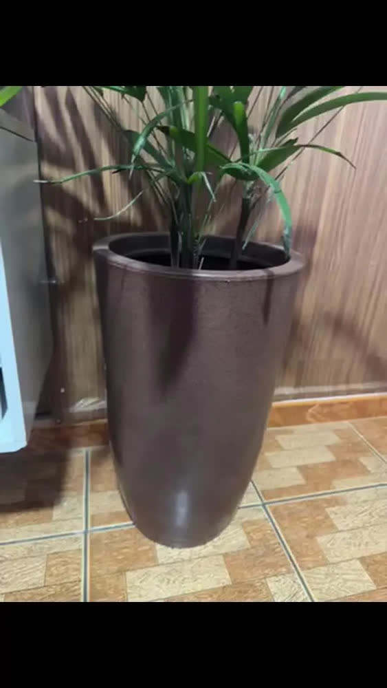 foto de Vaso Grande Polietileno Planta Liso Decorativo Jardim Varand