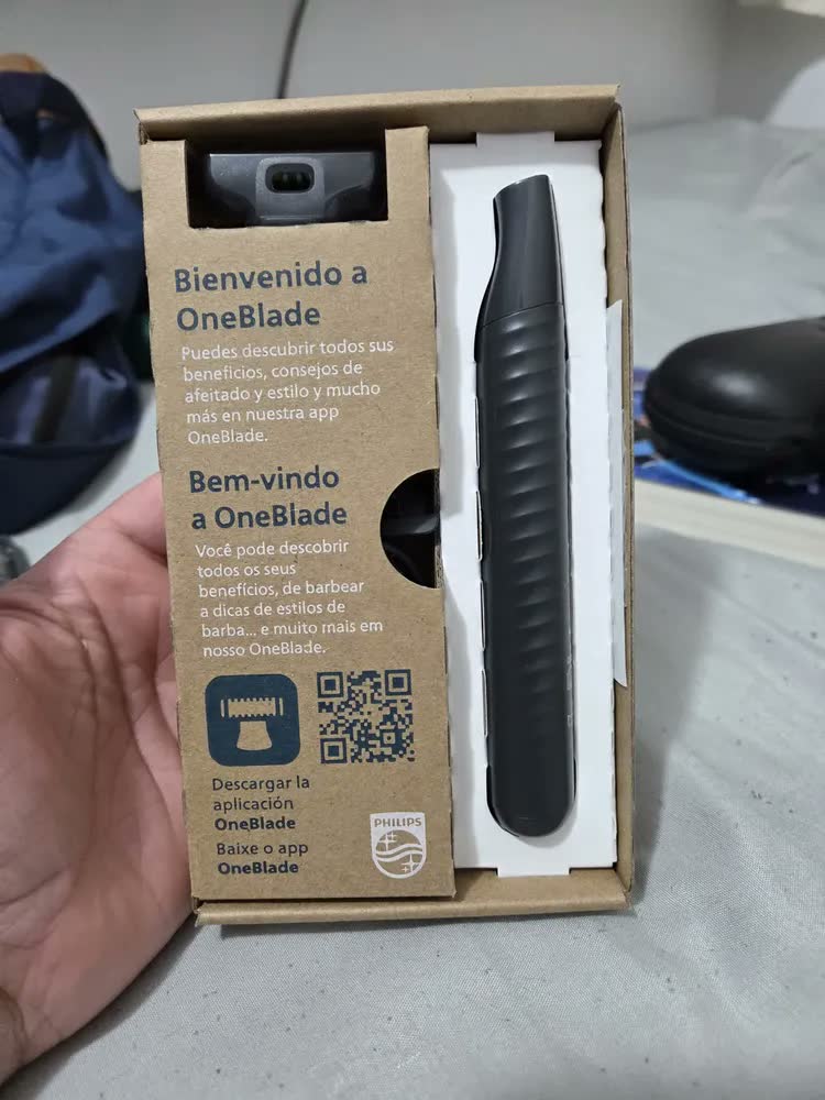 foto de Barbeador Elétrico Philips Qp1424/10 Oneblade