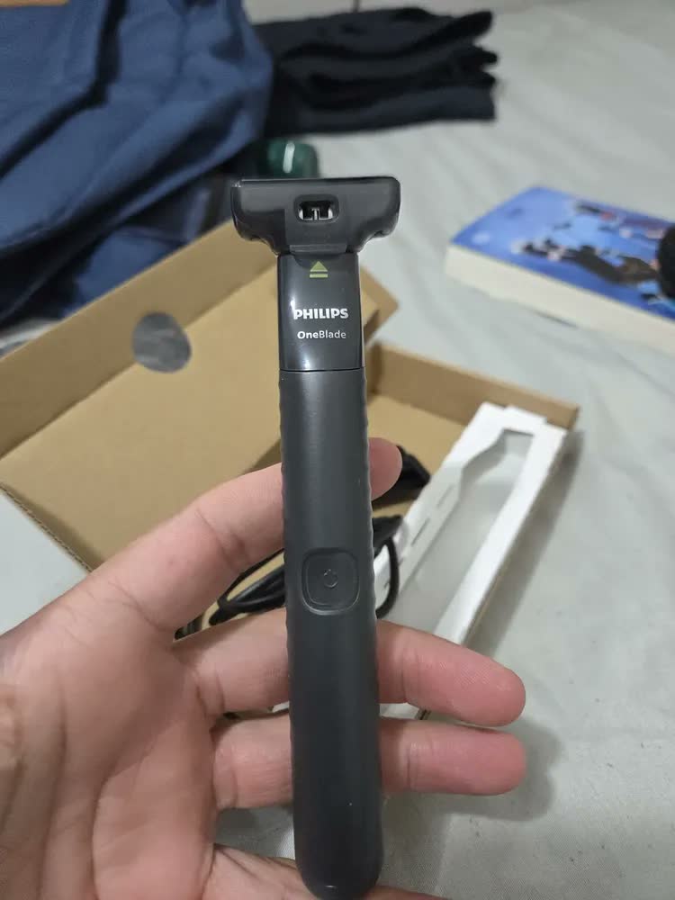 foto de Barbeador Elétrico Philips Qp1424/10 Oneblade