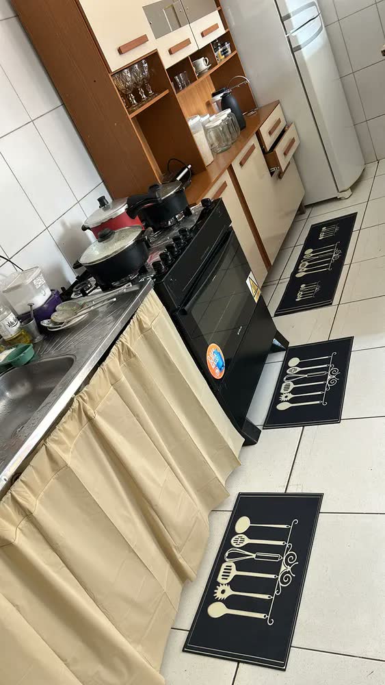 foto de Cortina Pra Pia de Cozinha Blackout Preta 1,38x0,80m Liso - Marianopole
