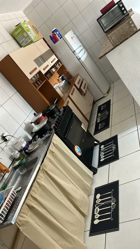 foto de Cortina Pra Pia de Cozinha Blackout Preta 1,38x0,80m Liso - Marianopole