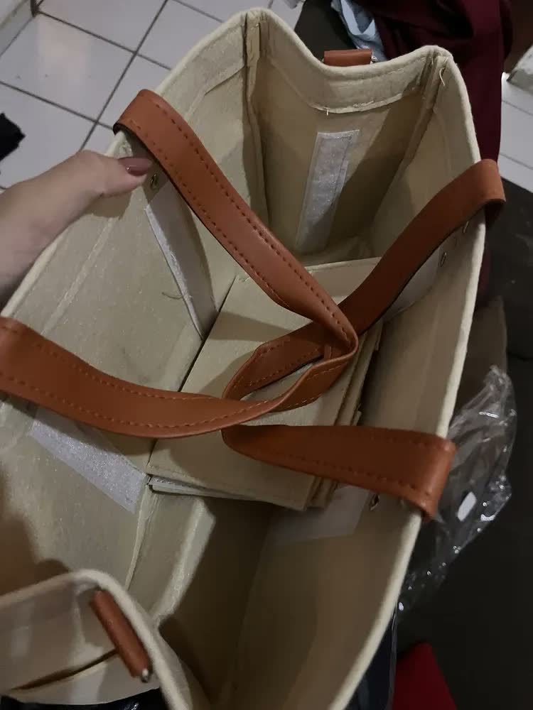 foto de Cesto Organizador De Feltro De Roupas E Fraldas Para Bebê