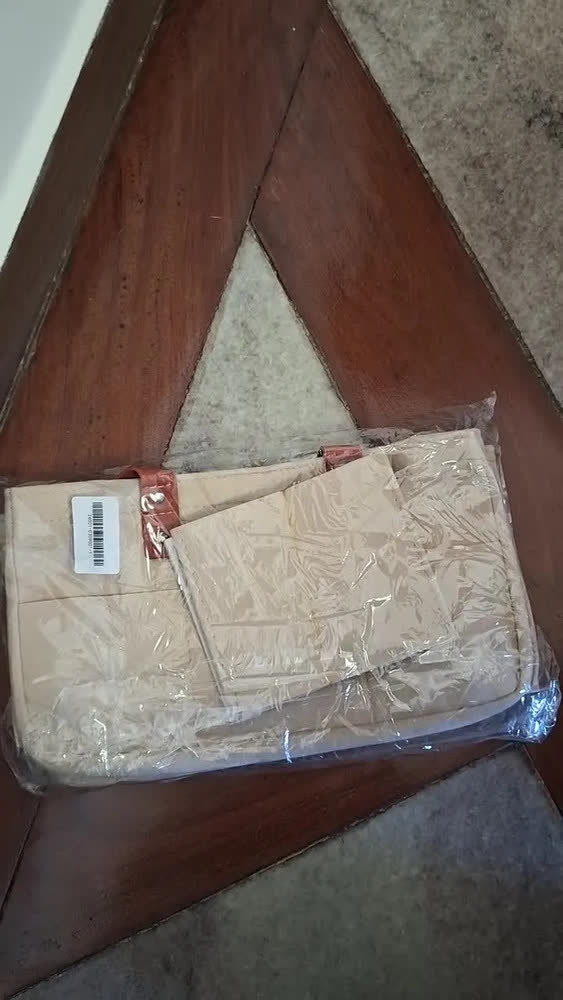foto de Cesto Organizador De Feltro De Roupas E Fraldas Para Bebê