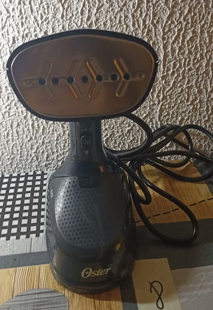 foto de Vaporizador Portátil Power Oster Preto 220V 1270W GCSTES-101-057