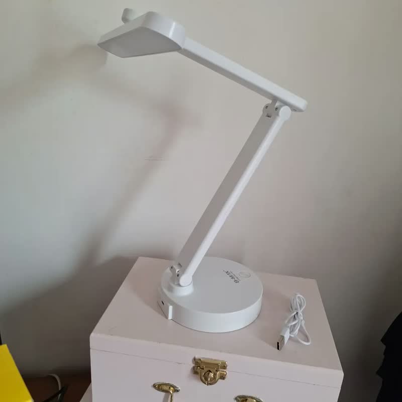 foto de Luminária Mesa LED Articulada Touch Recarregável com 3 Modos de Luz Vellon