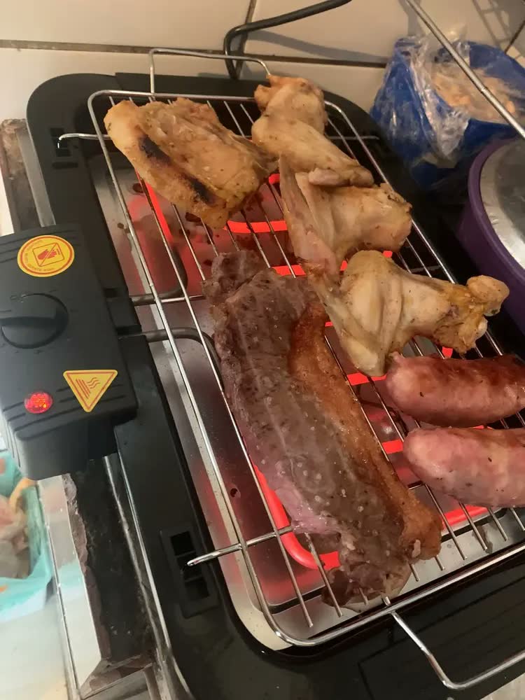 foto de Churrasqueira Elétrica Bak Sem Fumaça BBQ 5 Níveis Temperatura Preta