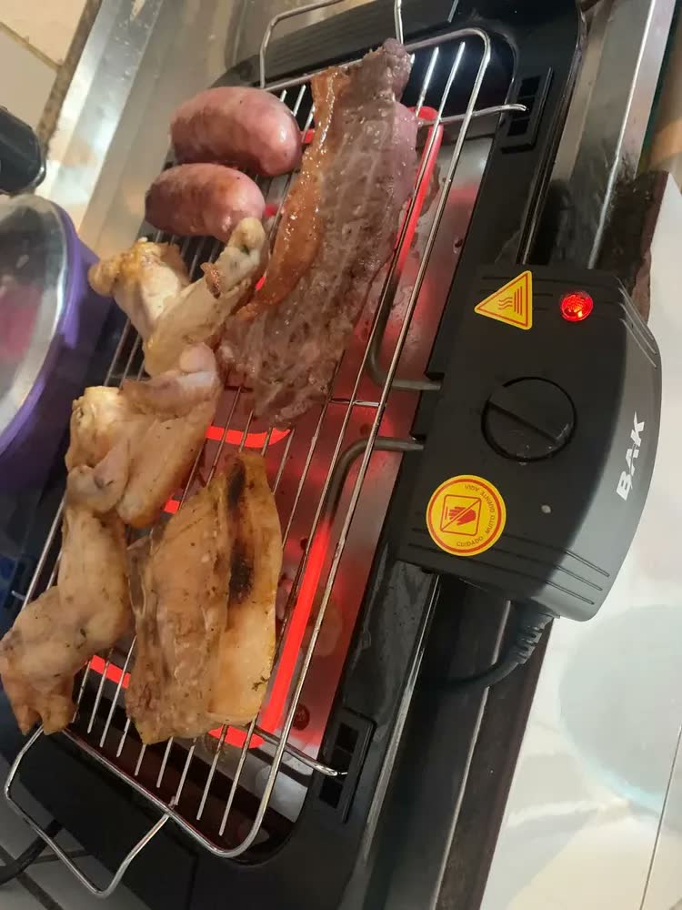 foto de Churrasqueira Elétrica Bak Sem Fumaça BBQ 5 Níveis Temperatura Preta