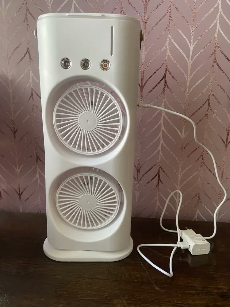 foto de Ventilador Ar Condicionado Climatizador De Ar Frio Torre Gira 180° Portátil Usb Cor Branco 110v/220v Lp Imports