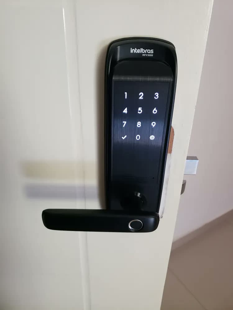 foto de Fechadura Smart Inteligente De Embutir com Maçaneta Mfv 3000 Preta Intelbras Cor Preto