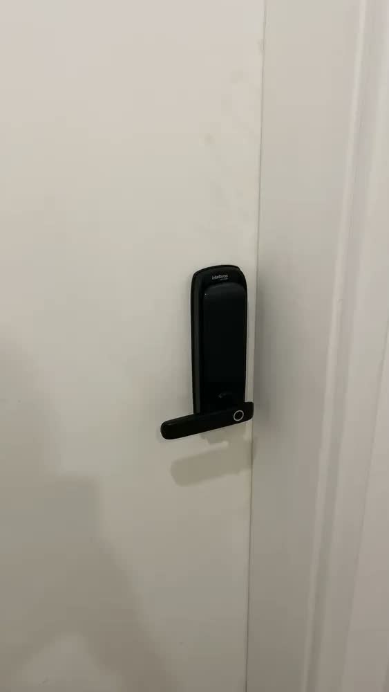 foto de Fechadura Smart Inteligente De Embutir com Maçaneta Mfv 3000 Preta Intelbras Cor Preto