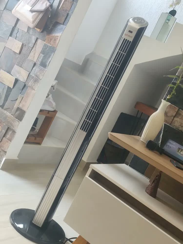 foto de Ventilador de Torre Spirit Maxximos Elegant TS1200 1,20m 40W com Controle Remoto 3 Velocidades Oscilante 75° Timer 8 Horas Modo Sono e Vento Natural Branco Prata