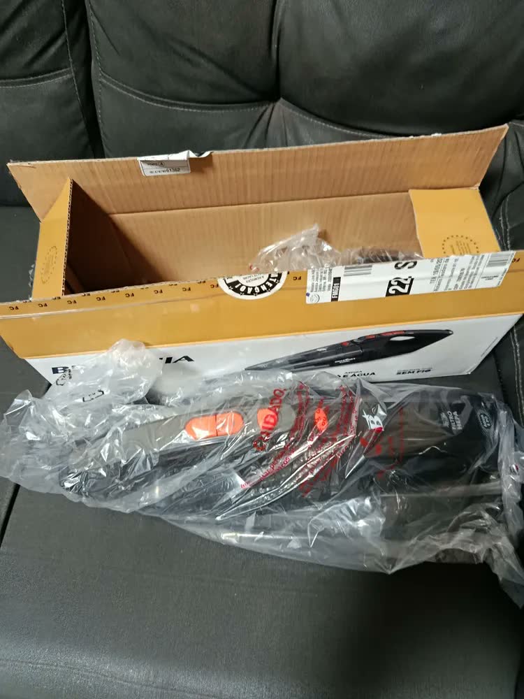 foto de Aspirador De Pó Portátil Bas01 Pó E Água Bivolt 60w Britânia Cinza
