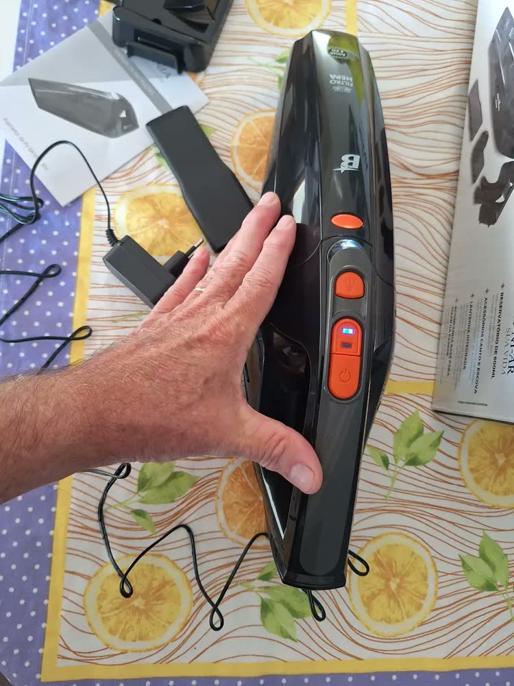 foto de Aspirador De Pó Portátil Bas01 Pó E Água Bivolt 60w Britânia Cinza