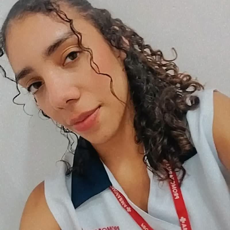 foto de Plancha de cabello Taiff Clássica Cerâmica Chapa Taiff, Alisa, Modela negra