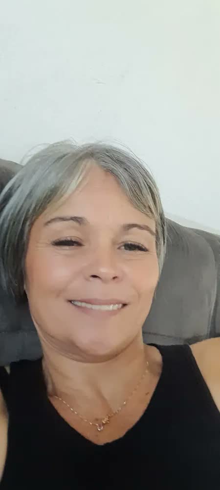 foto de Plancha de cabello Taiff Clássica Cerâmica Chapa Taiff, Alisa, Modela negra