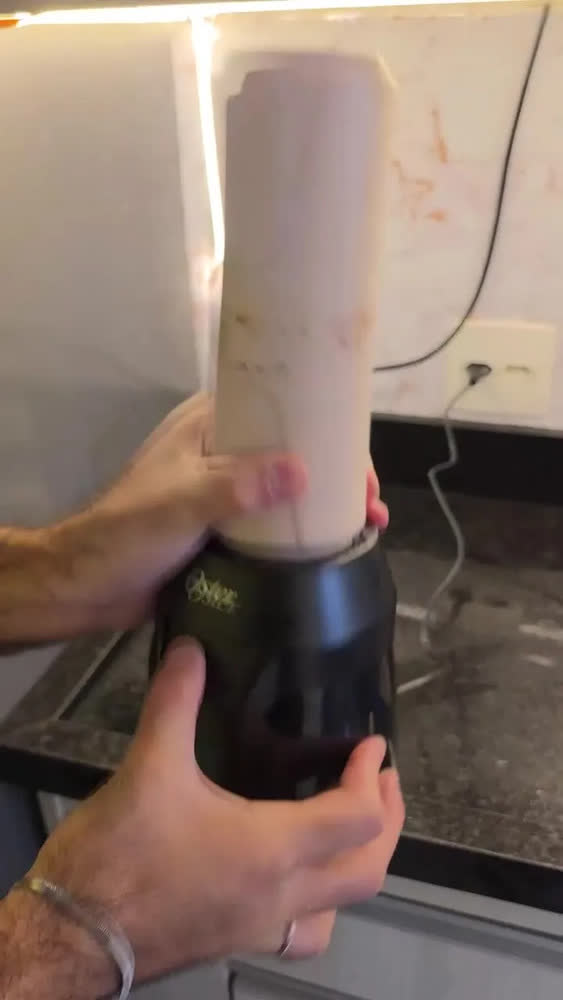 foto de Liquidificador Portátil 700w C/ 2 Jarras To Go Blender Oster