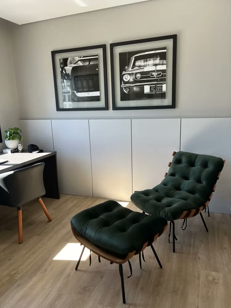 foto de Poltrona Costela Com Puff Linho Para Sala Quarto Luxo Cor Poltrona Costela E Puff Linho Bege Claro Desenho Do Tecido Poltrona Linho