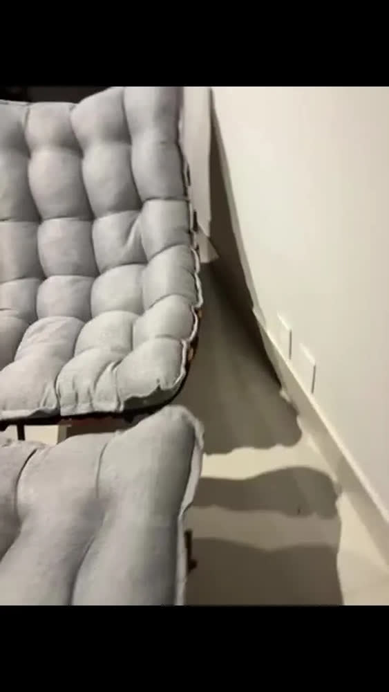 foto de Poltrona Costela Com Puff Linho Para Sala Quarto Luxo Cor Poltrona Costela E Puff Linho Bege Claro Desenho Do Tecido Poltrona Linho
