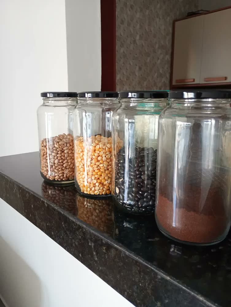 foto de 6 Potes De Vidro 800ml Az 500 Com Tampas Metálicas E Lacres Cor Preto