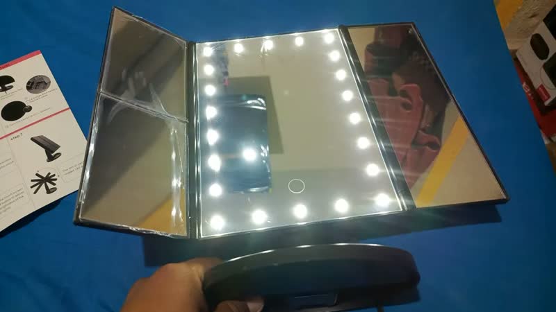 foto de Espelho Triplo Retangular Camarim Dobrável Touch Led 10x3x2x
