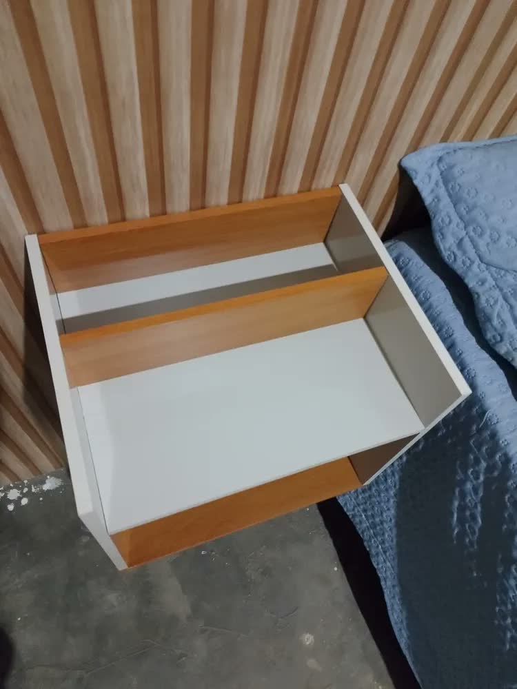 foto de Mesinha  Cabeceira Cama Box C/ Prateleira Suspensa Compacta