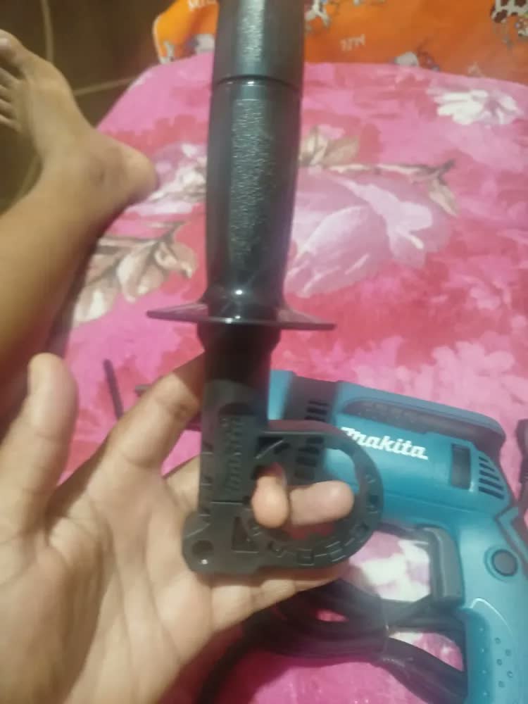 foto de Furadeira de Impacto 16mm 5/8'' Makita HP1640 760w Profissional Cor Azul-petróleo Frequência 60hz