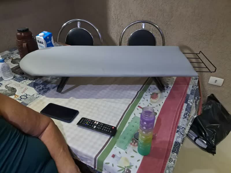 foto de Mesa De Passar Roupa Dobrável Tábua Portátil Tecido Térmico