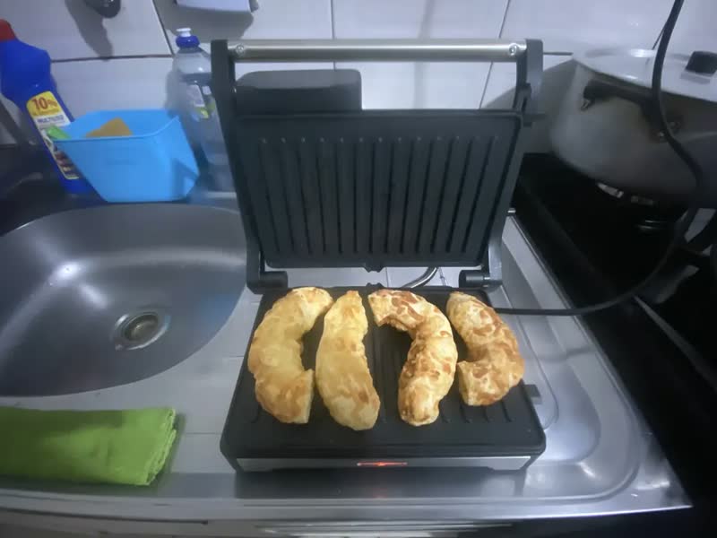 foto de Sanduicheira e Mini Grill HQ 180º 1000W Antiaderente Inox HQ-SG002