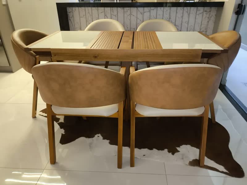 foto de Tapete De Couro Bovino Natural Cores Premium Grande Elegante Desenho Do Tecido Exotico