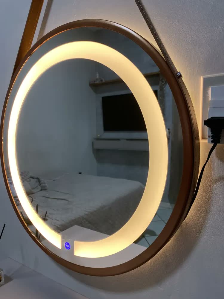 foto de Espelho Redondo Adnet Iluminado 2 Leds Touch Com Alça 60cm Moldura Marrom Com Alça Caramelo 2 Leds