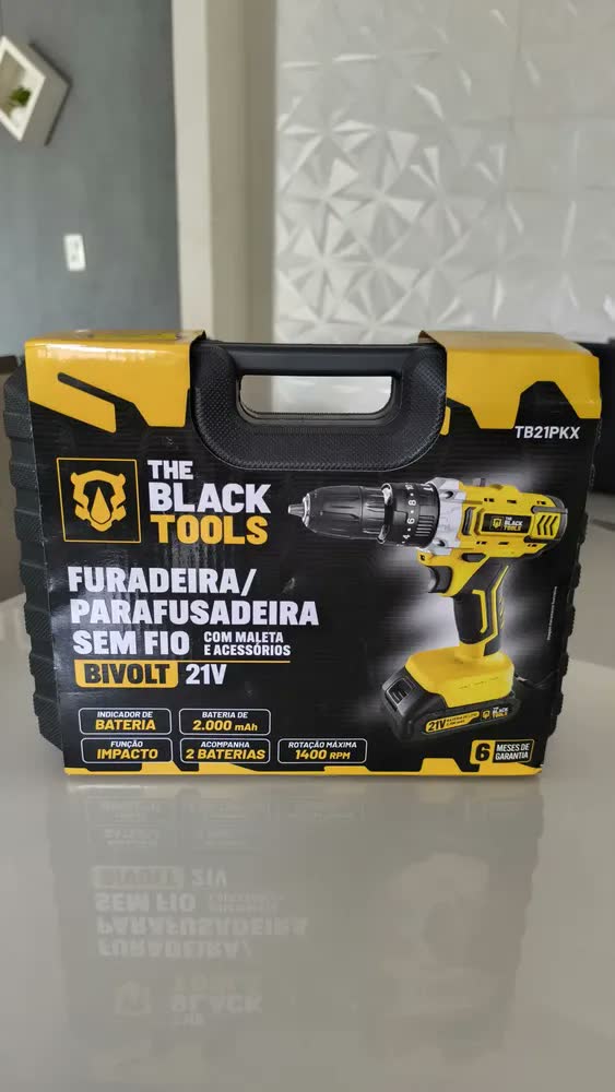 foto de Furadeira E Parafusadeira De Impacto 2 Baterias 2000mah 21v 3/8 Tb-21pkx The Black Tools Com Maleta E Acessorios