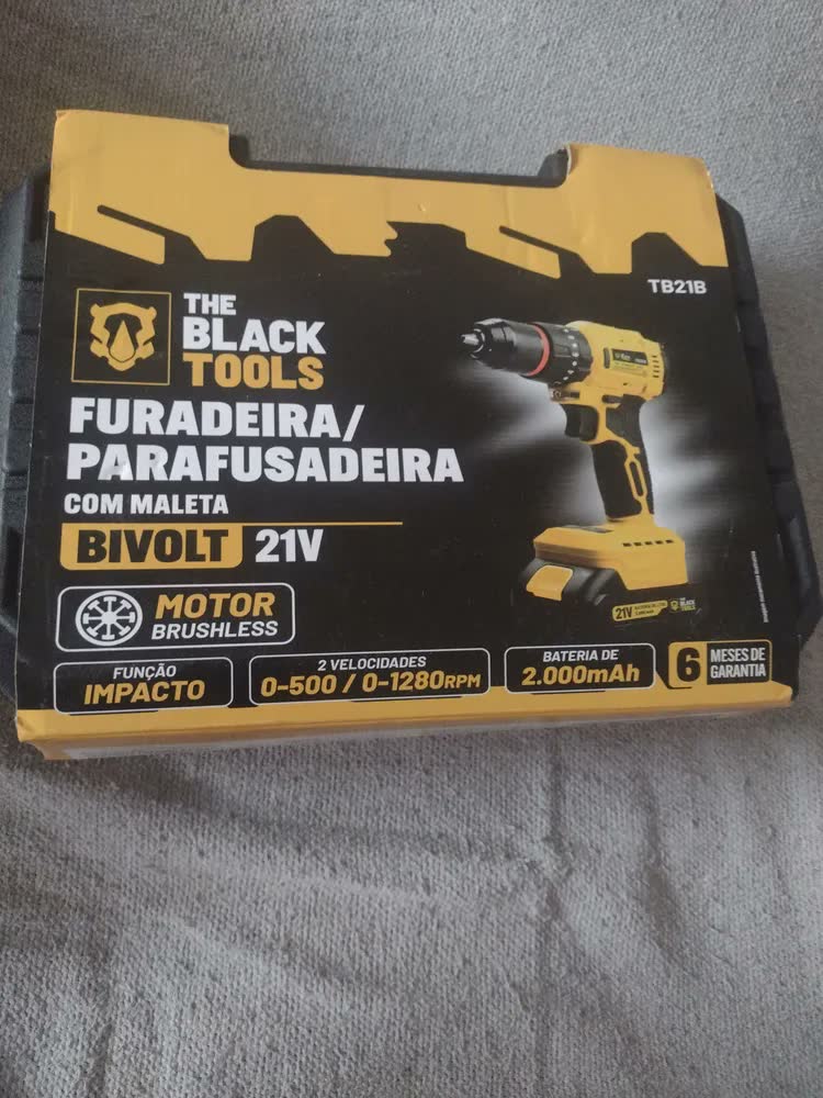 foto de Parafusadeira Furadeira De Impacto The Black Tools Profissional Motor Brushless 50Nm 10mm Com Carregador e Maleta