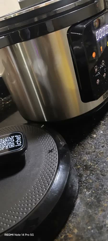 foto de Panela eletrica pressao Ichef Master Cooker 6l Cor Preto Frequência 60 Hz