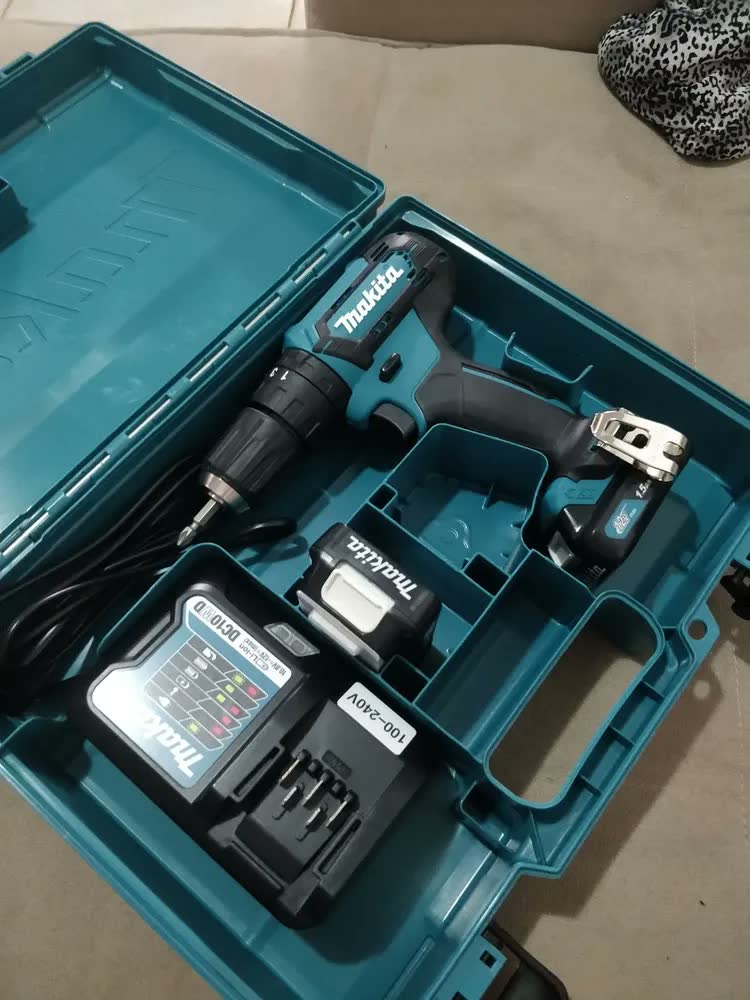 foto de Parafusadeira Furadeira Impacto 2 Bat Makita Hp333dwyx3 Cor Azul