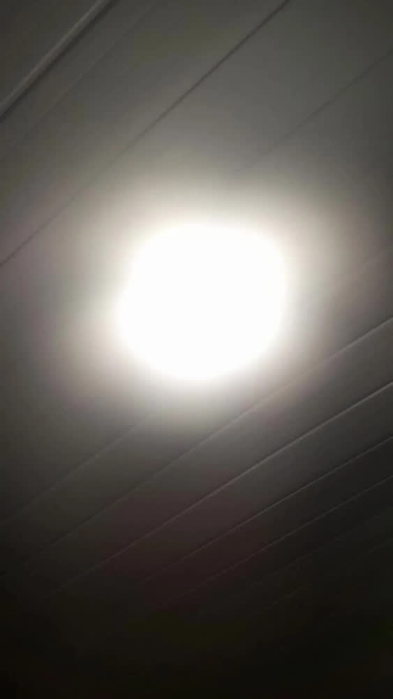 foto de Ventilador de Teto Silencioso com Controle Remoto Luz LED 3 Modos 6 Pás Branco
