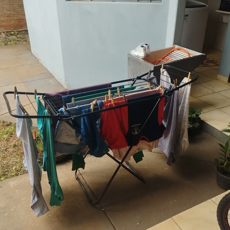 foto de Varal Roupa Chão Com Abas Grande 25kg Retrátil Dobrável Cor Preto