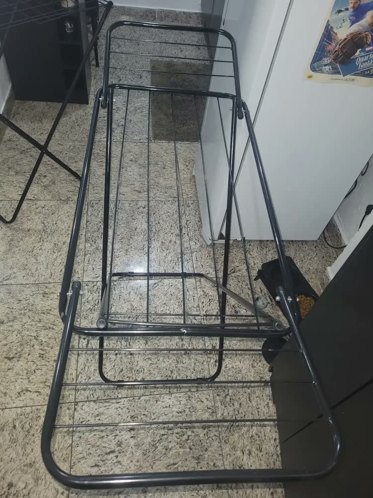 foto de Varal Roupa Chão Com Abas Grande 25kg Retrátil Dobrável Cor Preto
