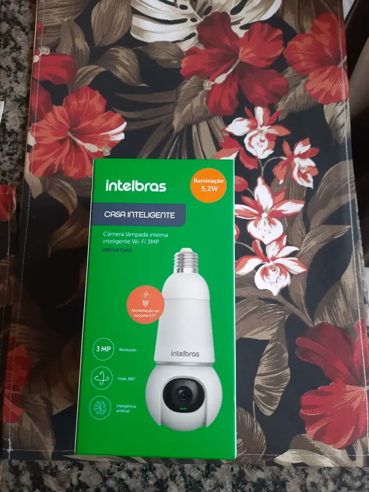 foto de Câmera Lâmpada Intelbras Im6 Full Color 3mp 360 Wifi Interna Cor Branco