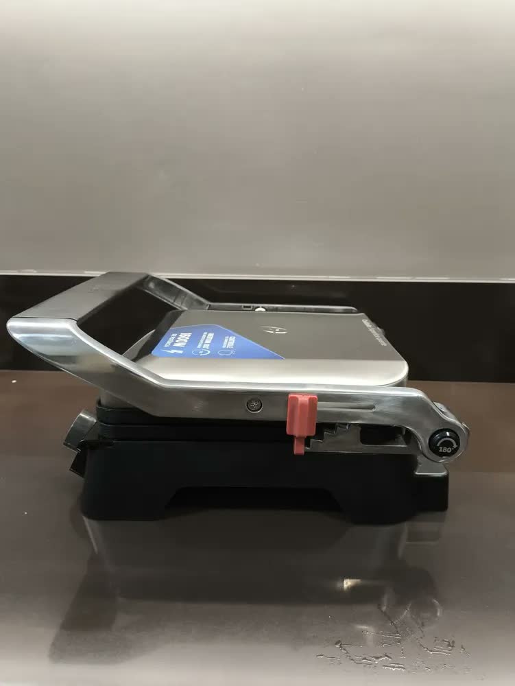 foto de Grill Elétrico Multiuso Ogrl610 Inox 2 Em 1 Oster Preto/prata