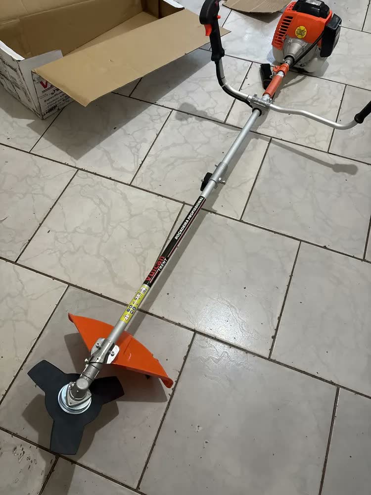foto de Roçadeira Lateral A Gasolina 2t 52cc 2,5hp Vr520sb Vulcan