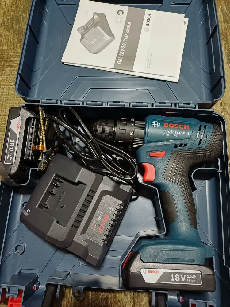 foto de Furadeira Parafusadeira Impacto Gsb 183-li 2 Baterias Bosch Cor Azul Frequência 50/60hz